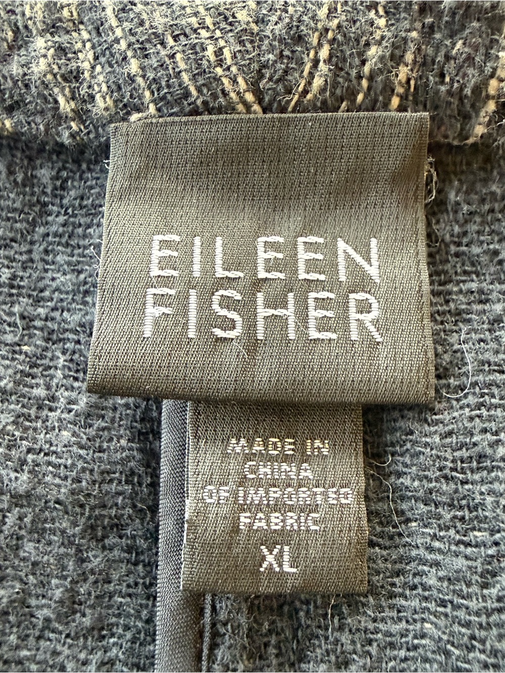 Beautiful Eileen Fisher long textured jacket in a black and gray colorway. Featu - Picture 4 of 7